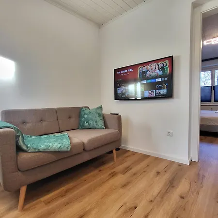 شقة Stilvoll Renoviertes 50m2 In Gruenlage - Ganze